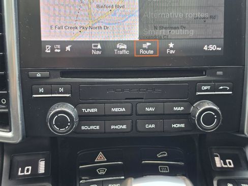 Used 2017 Porsche Cayenne Platinum Edition AWD/4WD image 33