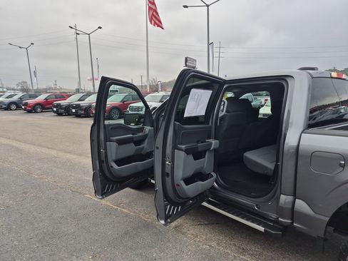 Used 2025 Ford F150 XLT w/ Equipment Group 301A Standard image 17