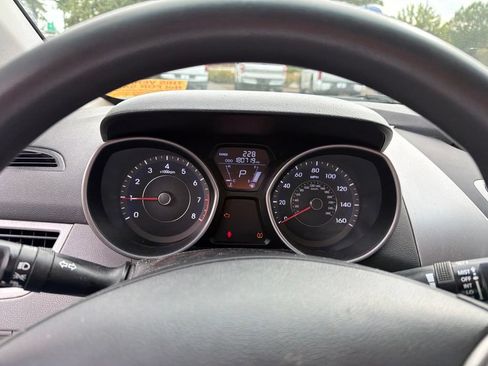 Used 2013 Hyundai Elantra GLS FWD image 3