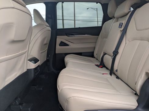 Used 2022 INFINITI QX60 Sensory w/ Vision Package image 16