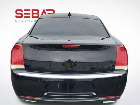 Used 2015 Chrysler 300 C Platinum w/ Harman/Kardon Audio Group RWD image 5