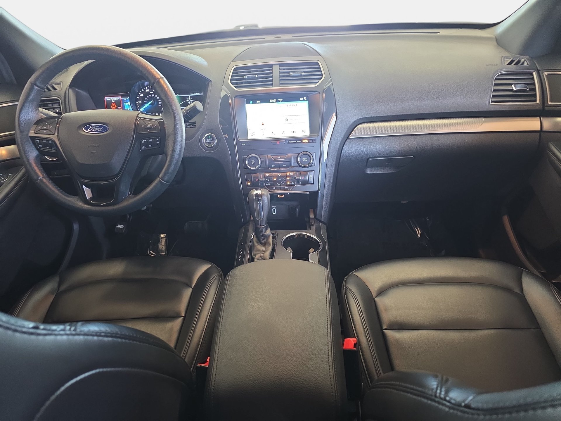 Used 2019 Ford Explorer XLT w/ Equipment Group 202A FWD image 9