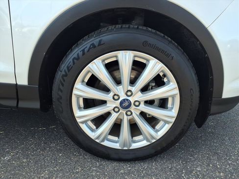 Used 2019 Ford Escape SEL image 9