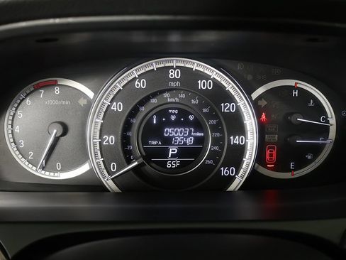 Used 2017 Honda Accord EX image 38
