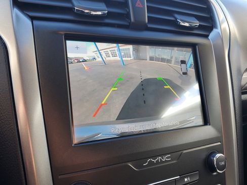 Used 2020 Ford Fusion SE image 22