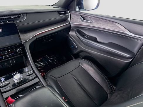 Used 2022 Jeep Grand Cherokee Overland image 25