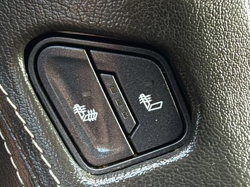 Used 2018 Chevrolet Tahoe LT AWD/4WD image 29