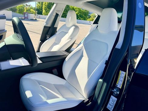 Used 2024 Tesla Model 3 Standard Range RWD image 24
