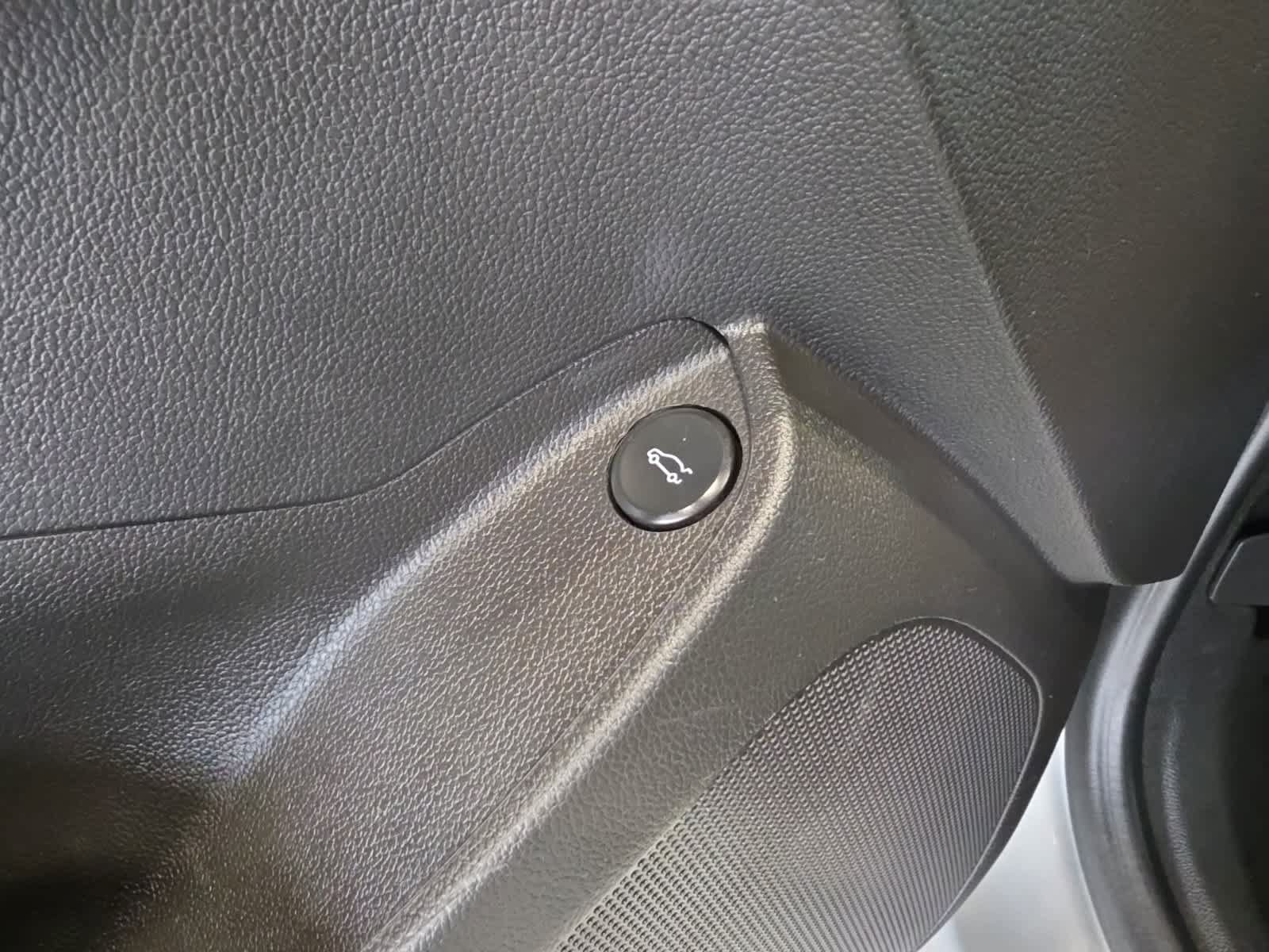 Used 2019 Chevrolet Cruze LS w/ LS Convenience Package FWD image 17