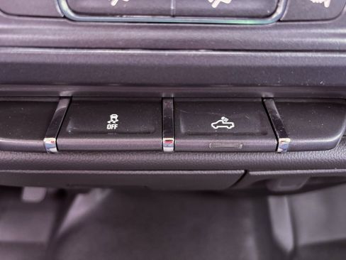 Used 2017 GMC Sierra 1500 2WD Regular Cab image 16