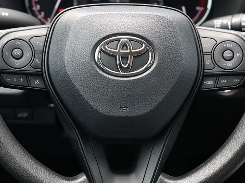 Used 2025 Toyota RAV4 XLE w/ Convenience Package FWD image 18