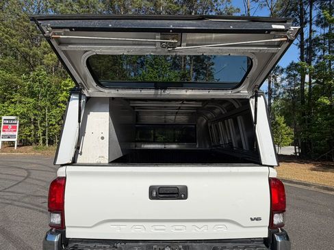 Used 2020 Toyota Tacoma SR5 RWD image 13