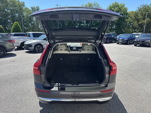 Used 2023 Volvo XC60 B5 Plus AWD/4WD image 10