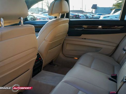 Used 2014 BMW 750Li w/ Executive Package image 27