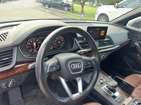 Used 2018 Audi Q5 2.0T Premium Plus w/ Premium Plus Package AWD/4WD image 19