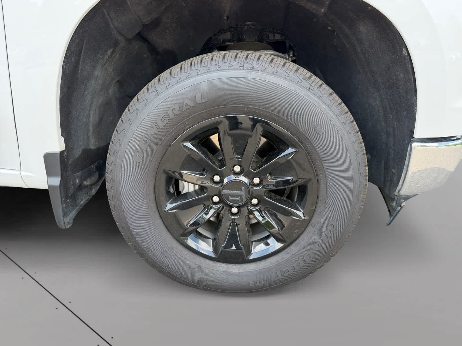 Used 2025 Chevrolet Silverado 1500 LT AWD/4WD image 8