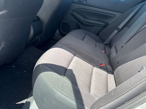 Used 2024 Nissan Altima 2.5 S FWD image 5