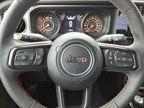 Used 2024 Jeep Wrangler Unlimited Sport AWD/4WD image 30