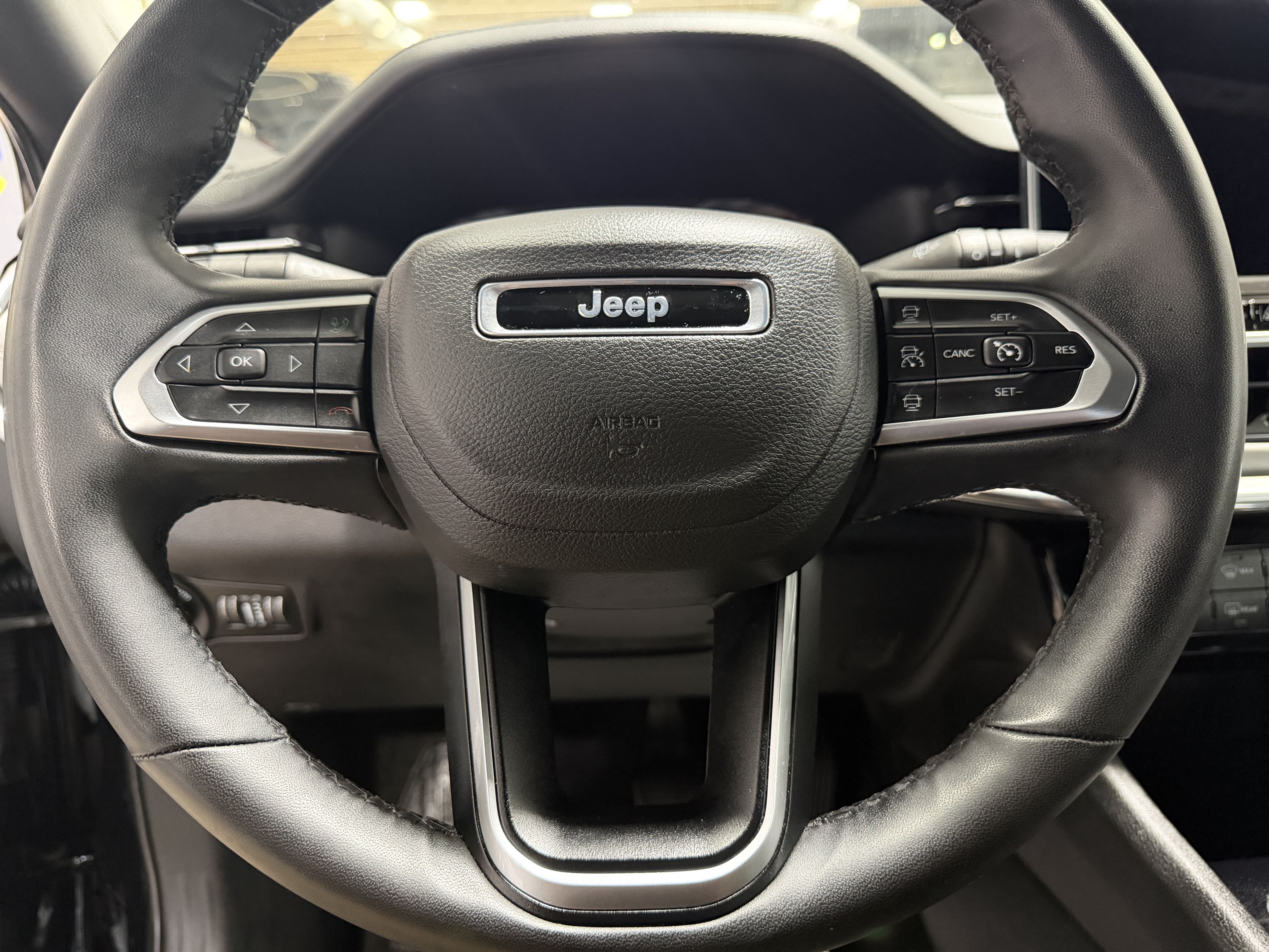 Used 2023 Jeep Compass Limited AWD/4WD image 11