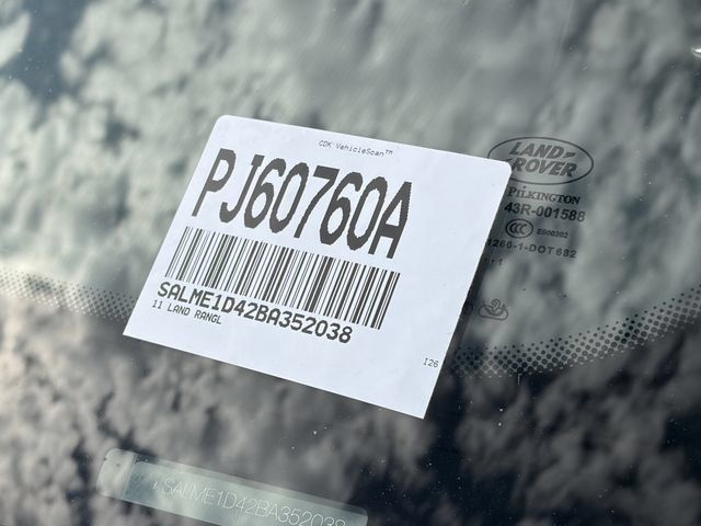 Used 2011 Land Rover Range Rover HSE AWD/4WD image 10