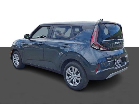 Used 2025 Kia Soul LX FWD image 5
