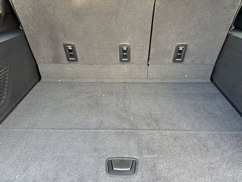 New 2025 GMC Yukon XL Elevation image 18