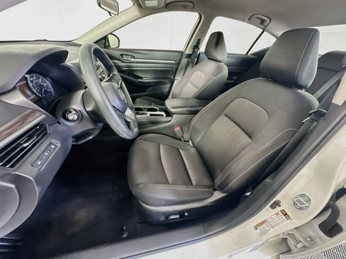 Used 2023 Nissan Altima 2.5 SV FWD image 13