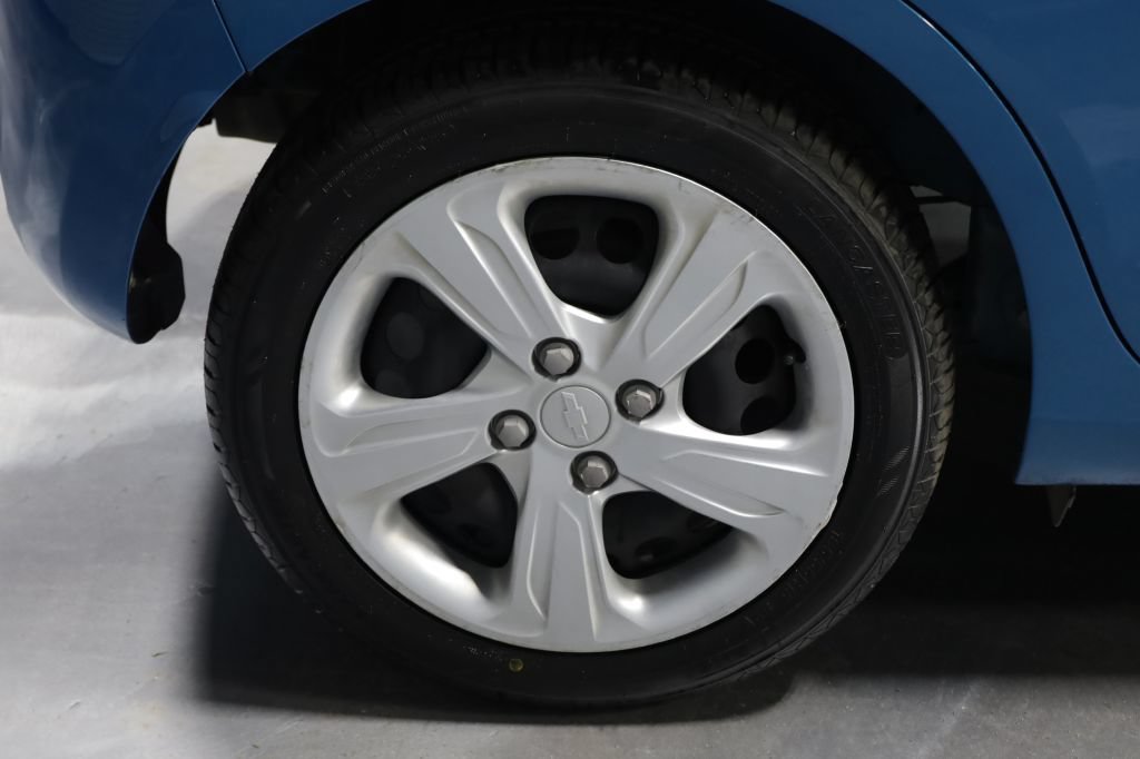 Used 2020 Chevrolet Spark LS FWD image 30