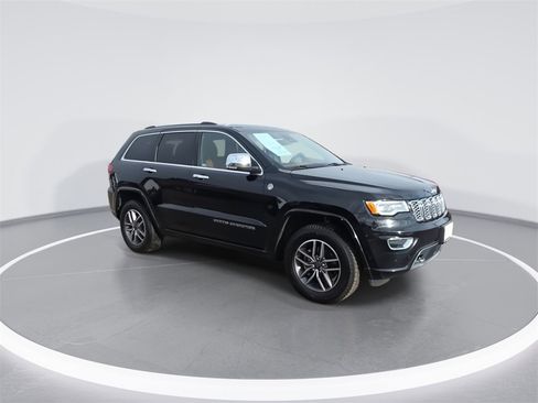 Used 2020 Jeep Grand Cherokee Overland image 2