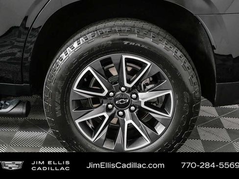 Used 2024 Chevrolet Tahoe Z71 w/ Z71 Off-Road Package AWD/4WD image 40