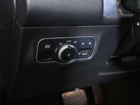 Used 2022 Mercedes-Benz GLB 250 4MATIC image 28