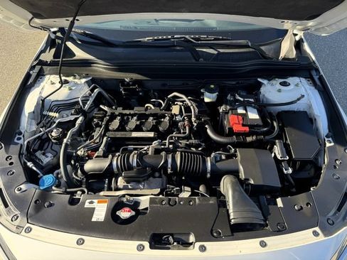 Used 2018 Honda Accord LX image 12