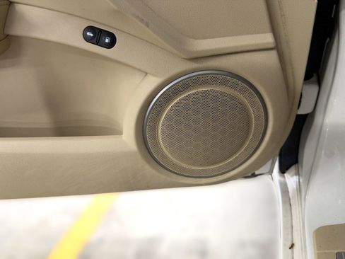 Used 2009 Acura TL 4dr Sdn 2WD image 21