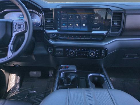 Used 2024 Chevrolet Silverado 1500 High Country image 11