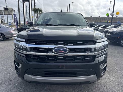Used 2024 Ford Expedition Limited image 3