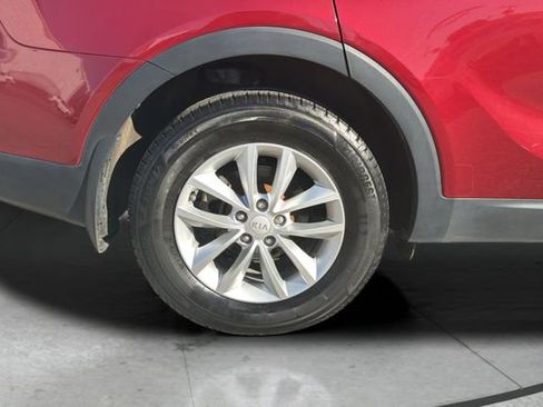 Used 2017 Kia Sorento LX w/ LX Convenience Package image 27