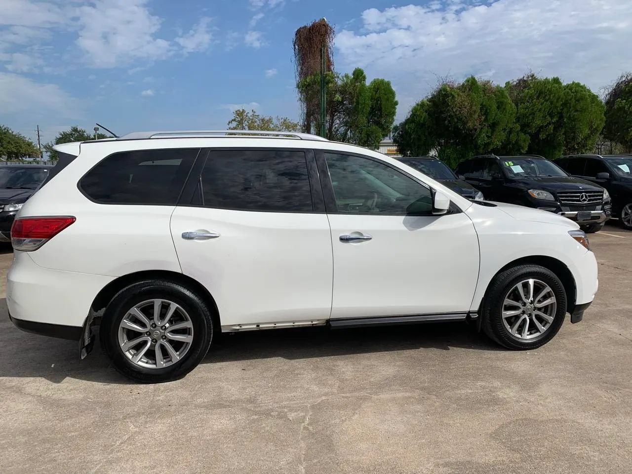 Used 2015 Nissan Pathfinder S FWD image 8