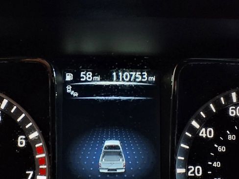 Used 2017 Nissan Titan SL image 25