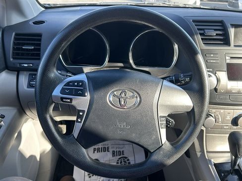 Used 2012 Toyota Highlander 4WD w/ Tech Pkg image 13