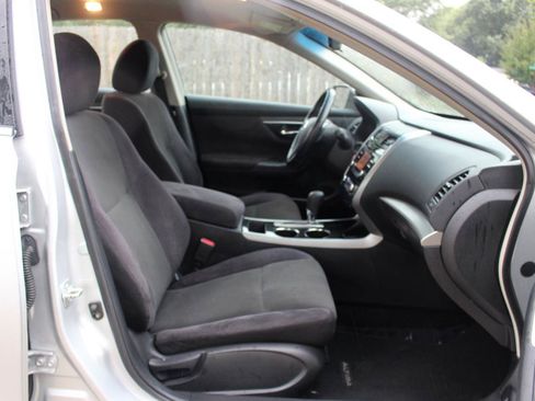 Used 2013 Nissan Altima 2.5 SV FWD image 35
