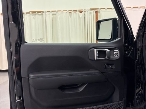 Used 2024 Jeep Wrangler High Altitude image 18