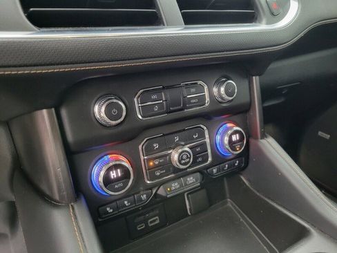 Used 2021 GMC Yukon XL AT4 w/ AT4 Premium Package image 19