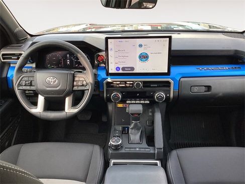 Certified 2025 Toyota Tacoma TRD Off-Road image 10