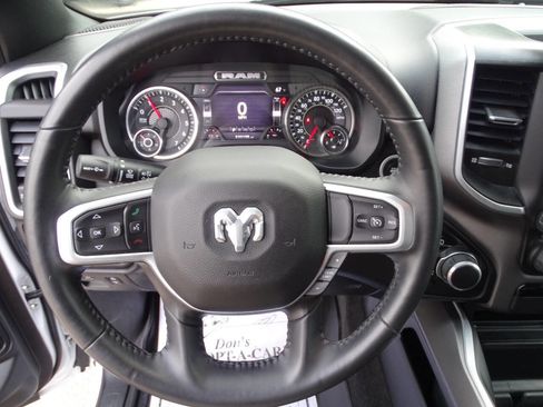 Used 2022 RAM 1500 4x4 Crew Cab Big Horn image 15