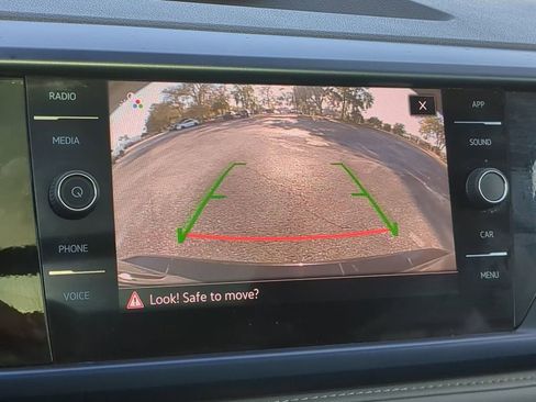 Used 2024 Volkswagen Taos SE image 22