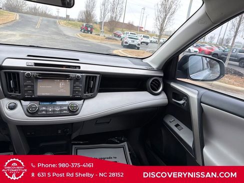 Used 2018 Toyota RAV4 XLE image 30