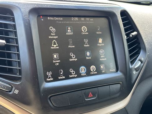 Used 2014 Jeep Cherokee Latitude FWD image 17