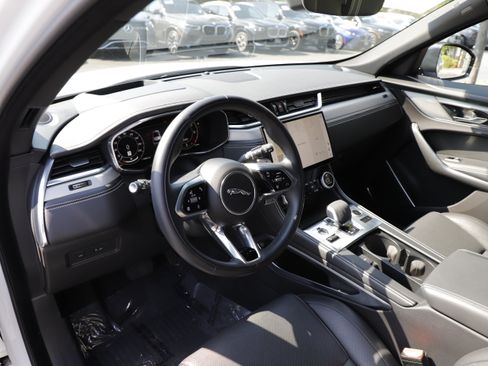 Certified 2025 Jaguar F-PACE R-Dynamic S AWD/4WD image 17