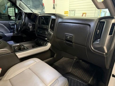 Used 2019 Chevrolet Silverado 2500 LTZ w/ Duramax Plus Package AWD/4WD image 7