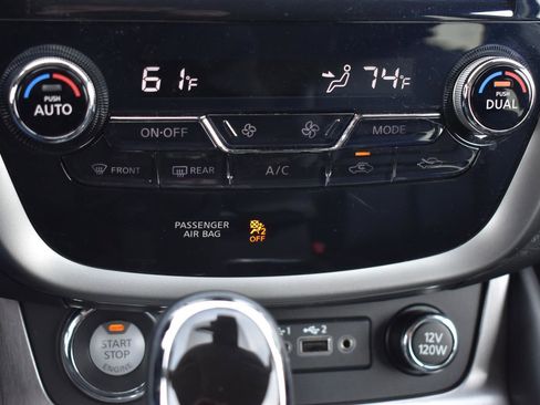 Used 2024 Nissan Murano SV w/ SV Midnight Edition Package image 9